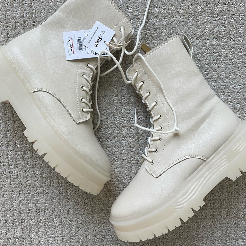 Stradivarius nude colored combat boots size 39 never worn fits like 8.5